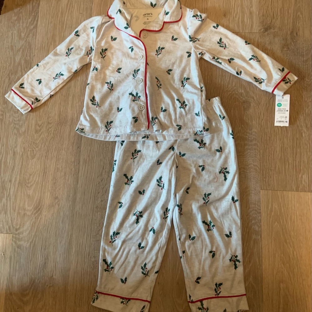 (NWT) Carter’s Girl’s Size 3T Light Gray 2Pc Pajama Set With Mistletoe Print